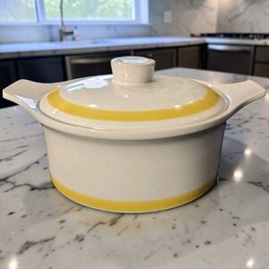 Chadds Ford Stoneware Covered Casserole Dish Round 2Qt Vintage Spring Meadow